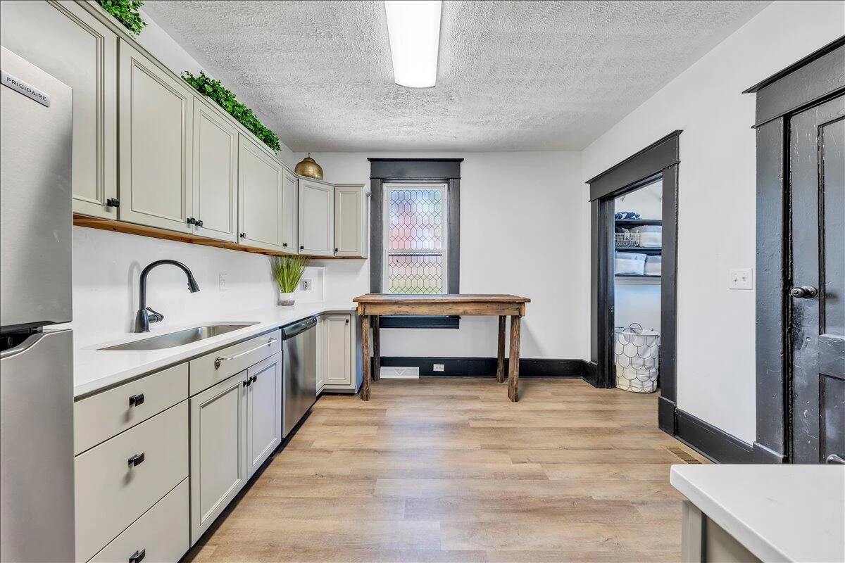 1506 7Th ST SE - Photo 12