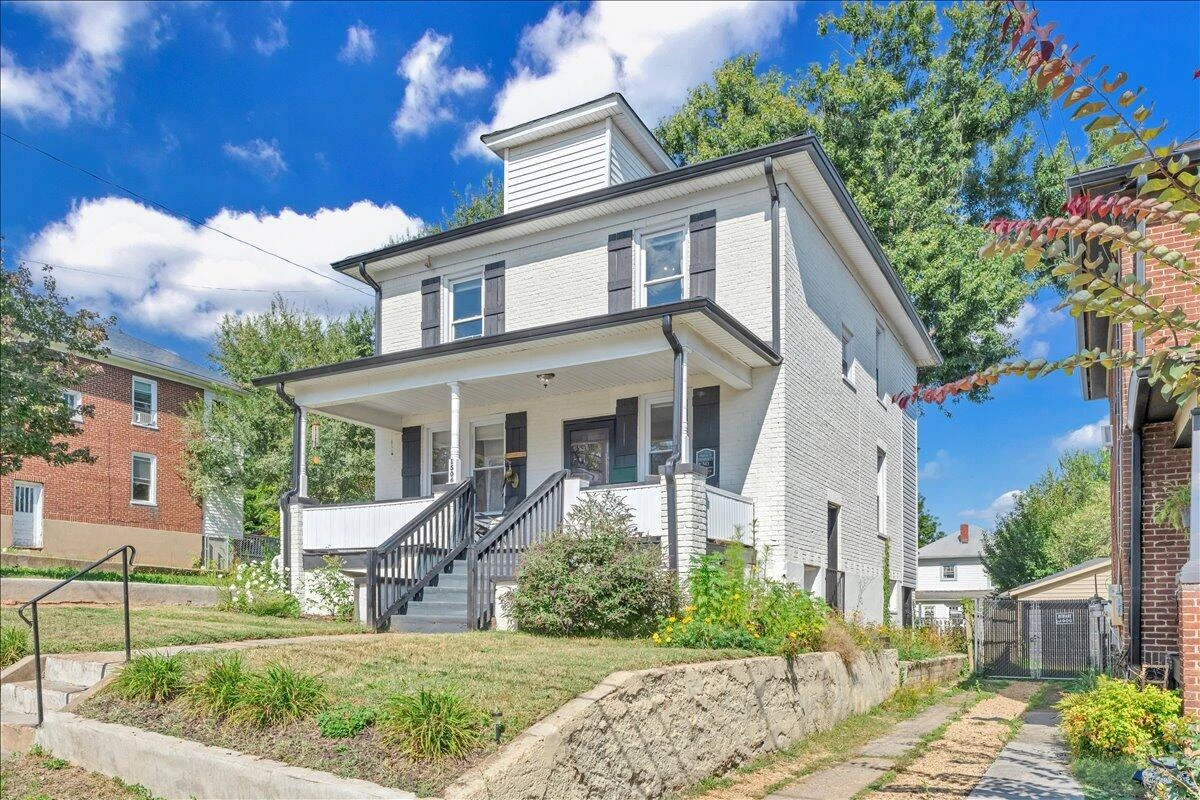1506 7Th ST SE - Photo 2