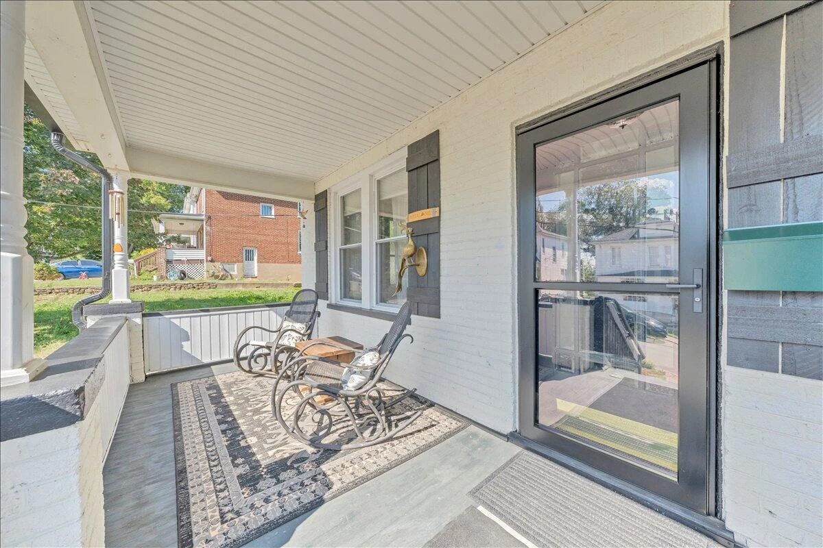 1506 7Th ST SE - Photo 4