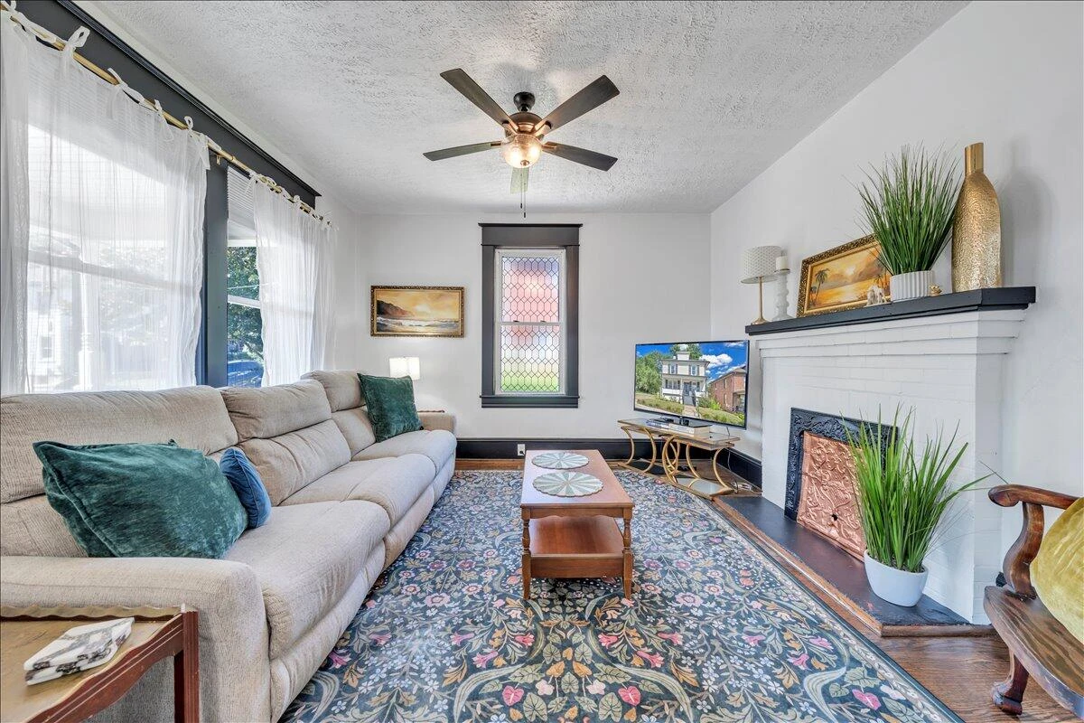 1506 7Th ST SE - Photo 9