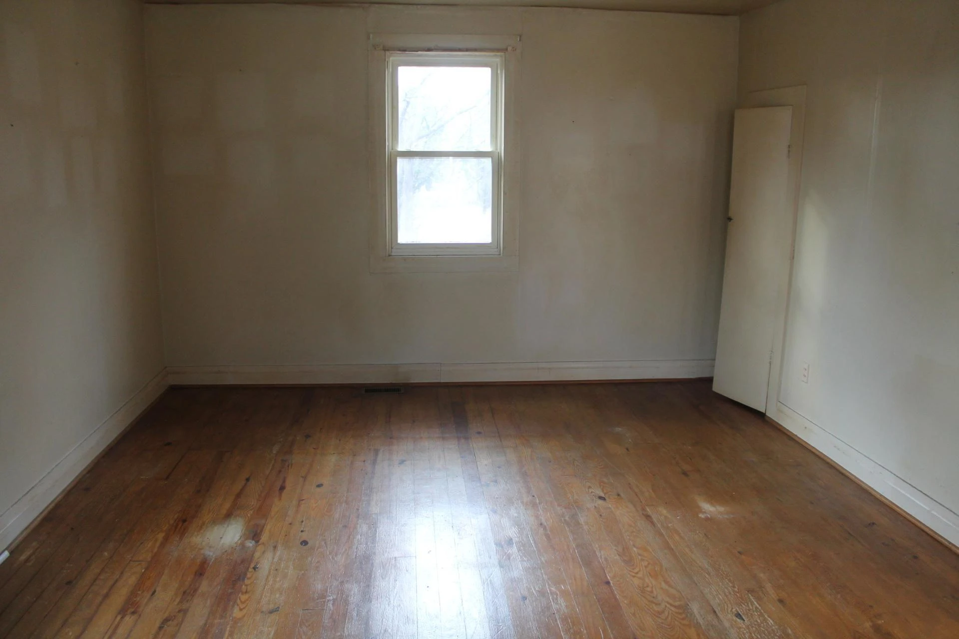 1012 Crescent ST NW - Photo 13