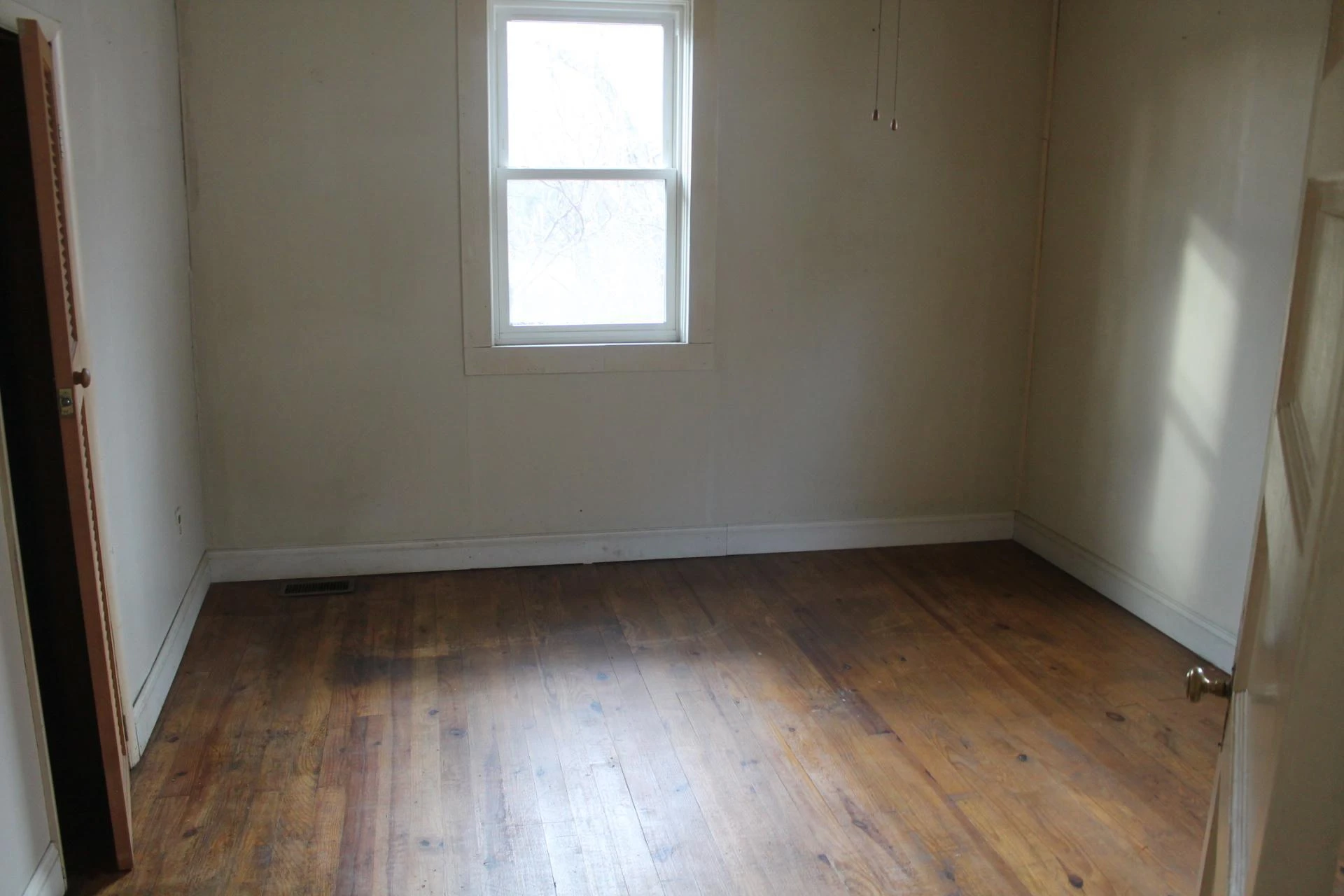 1012 Crescent ST NW - Photo 16