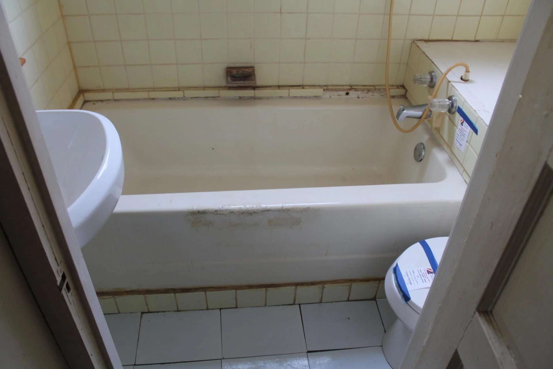 1012 Crescent ST NW - Photo 18