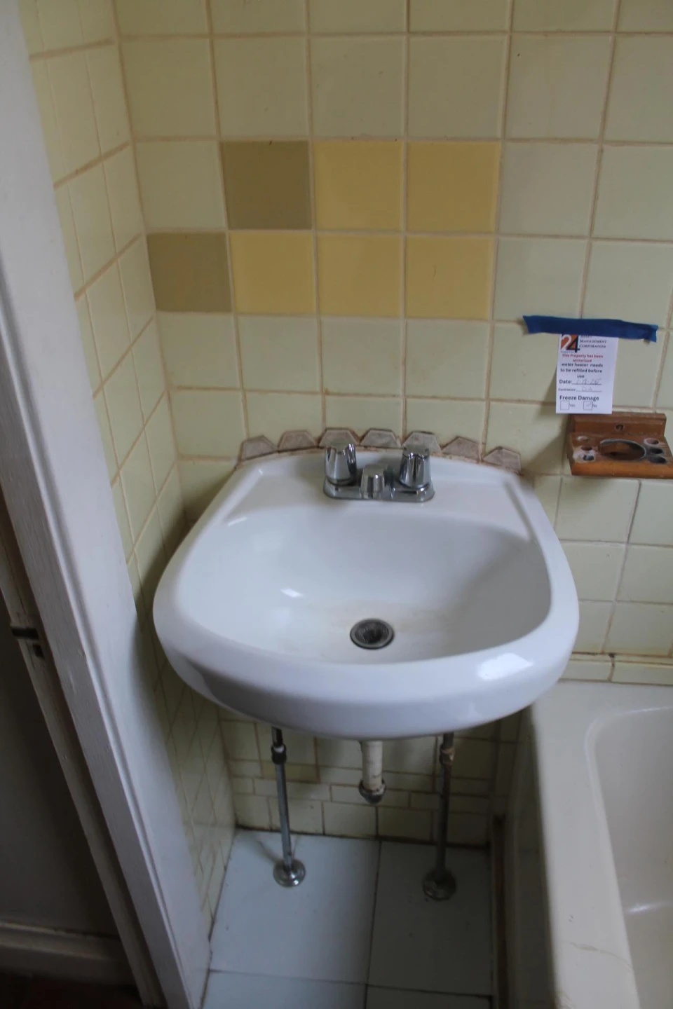 1012 Crescent ST NW - Photo 20