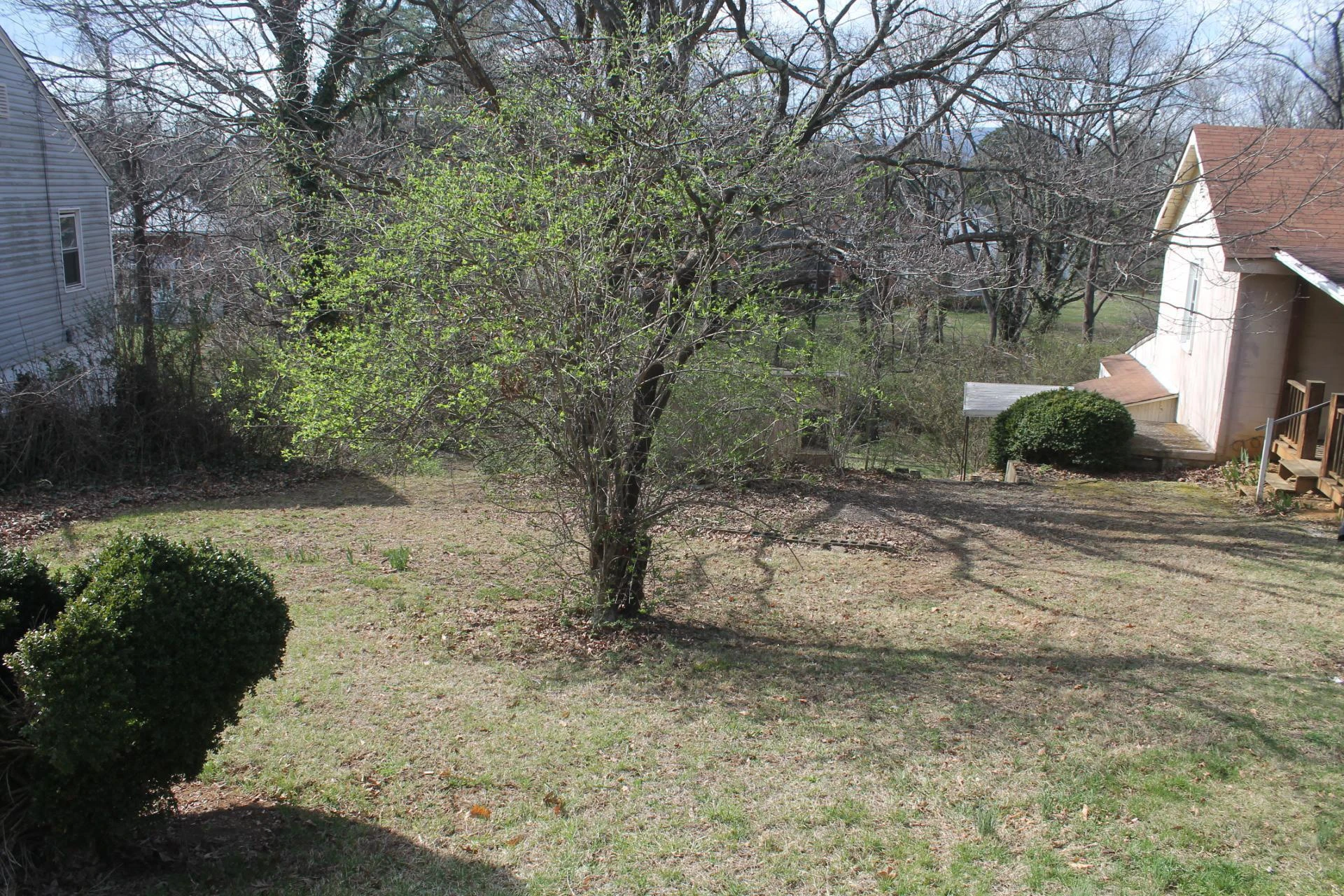 1012 Crescent ST NW - Photo 4
