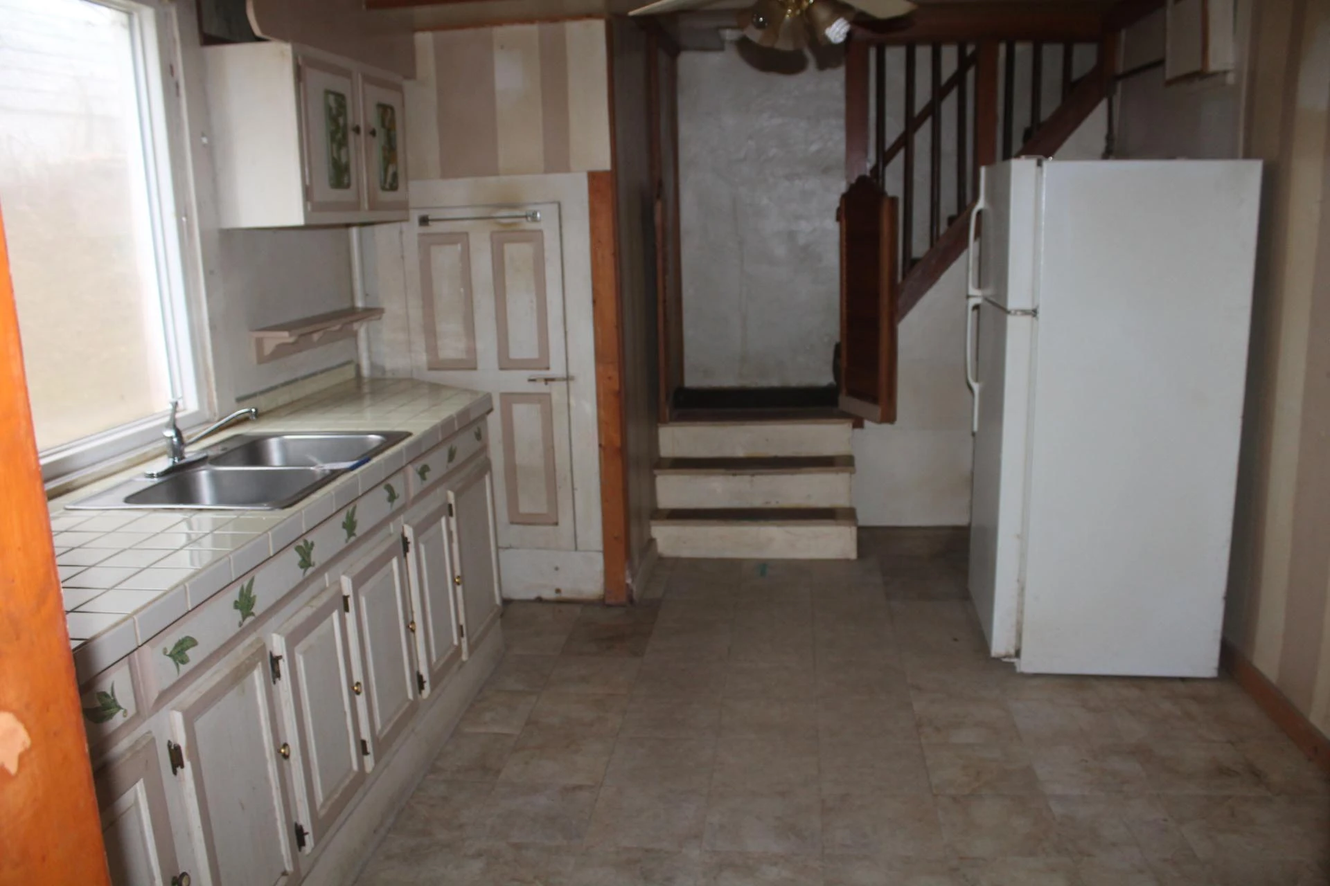 1012 Crescent ST NW - Photo 9