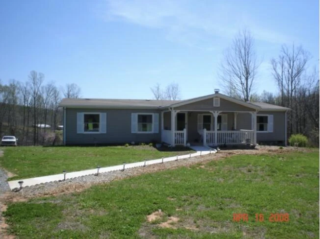 6418 Lawyers RD