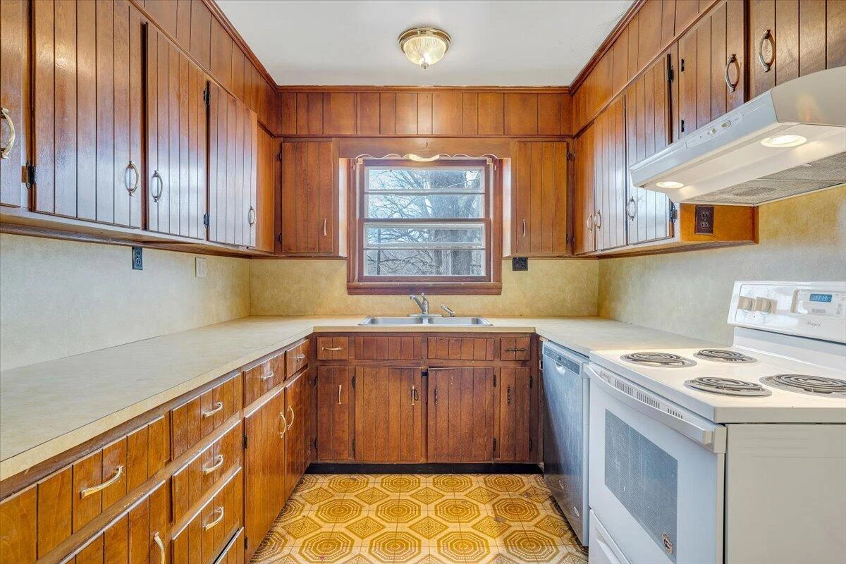 8793 Dickerson Mill RD - Photo 10