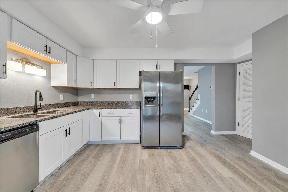 1709 Ellis CT - Photo 11