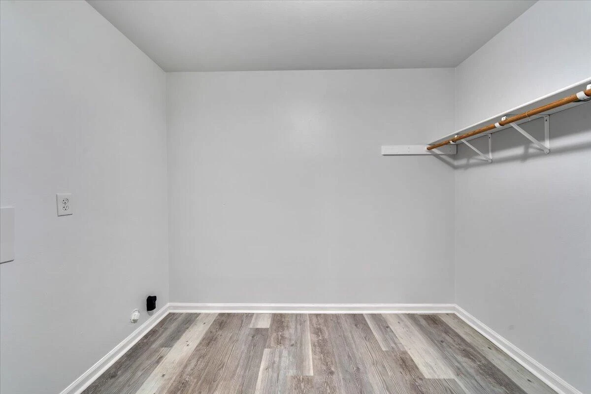 1709 Ellis CT - Photo 23