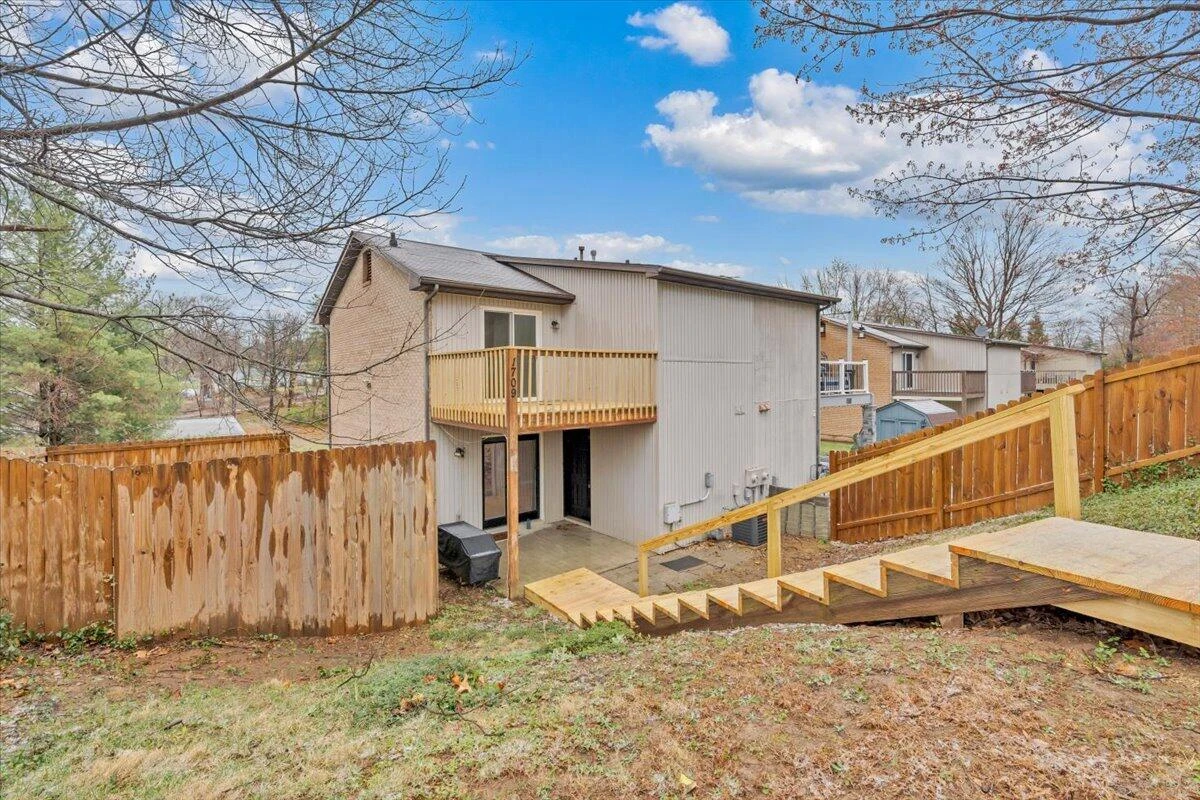 1709 Ellis CT - Photo 28