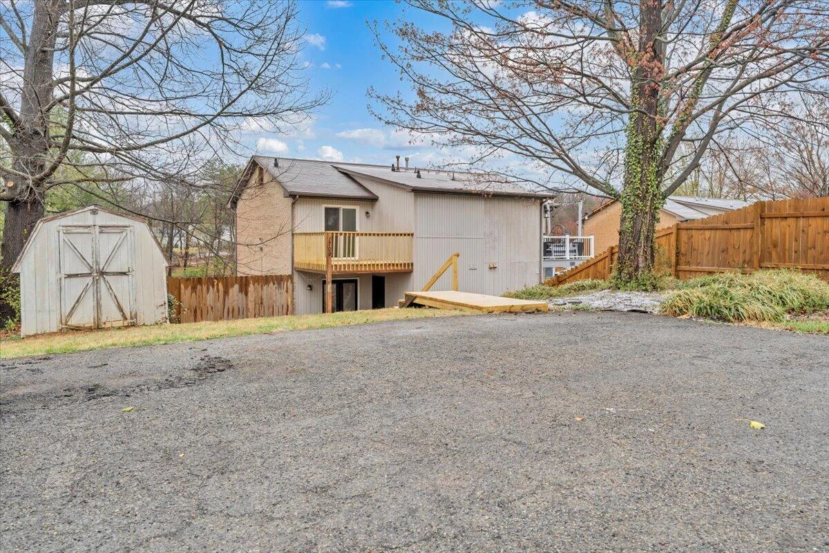 1709 Ellis CT - Photo 30