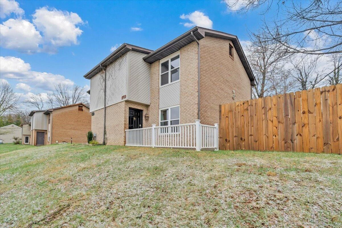 1709 Ellis CT - Photo 32