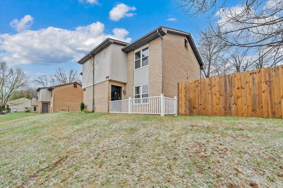 1709 Ellis CT - Photo 33