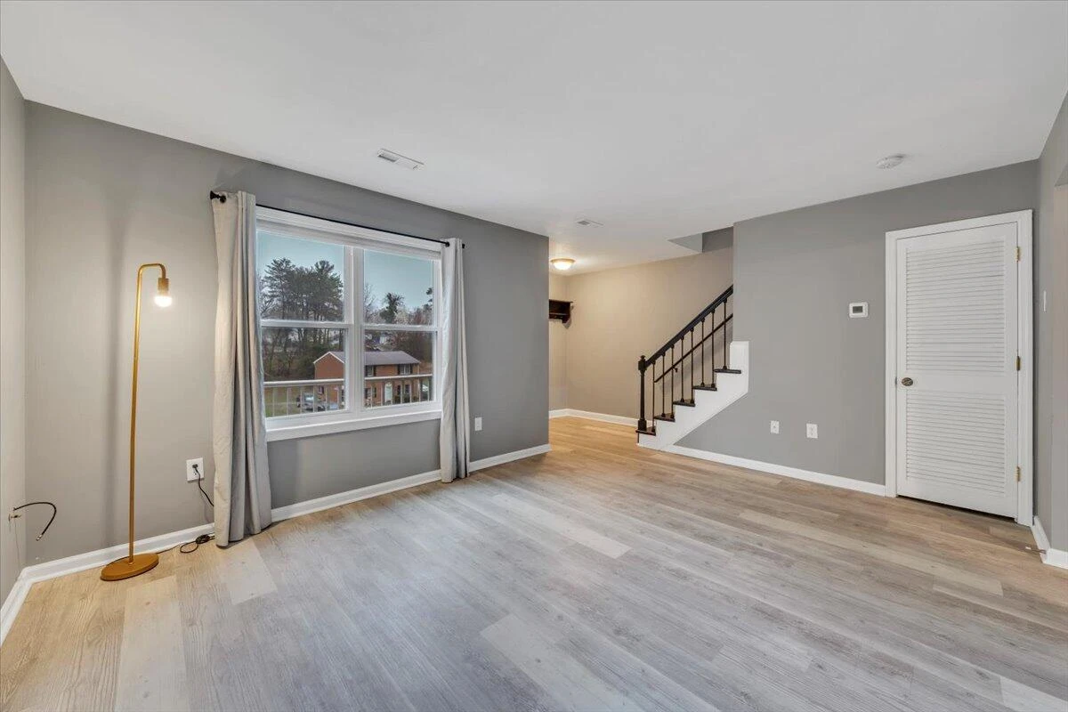 1709 Ellis CT - Photo 7