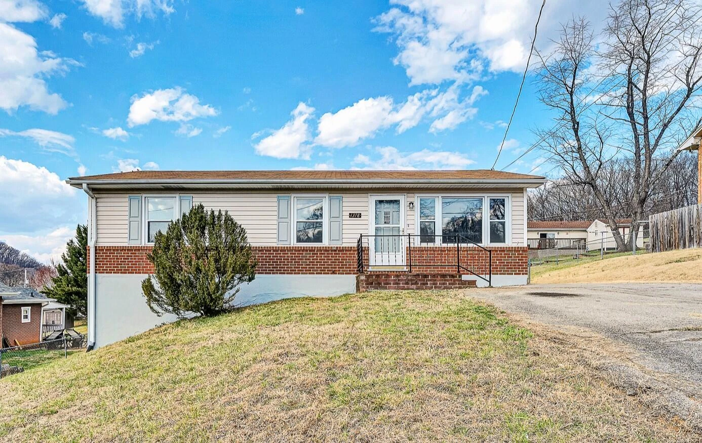 1378 Craig Robertson RD SE