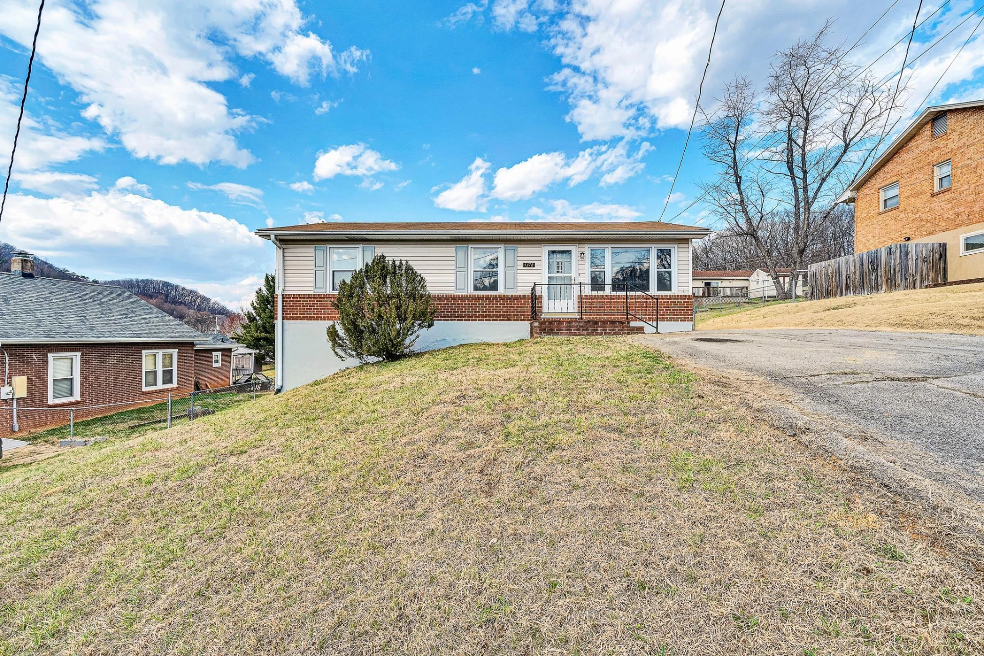 1378 Craig Robertson RD SE - Photo 2
