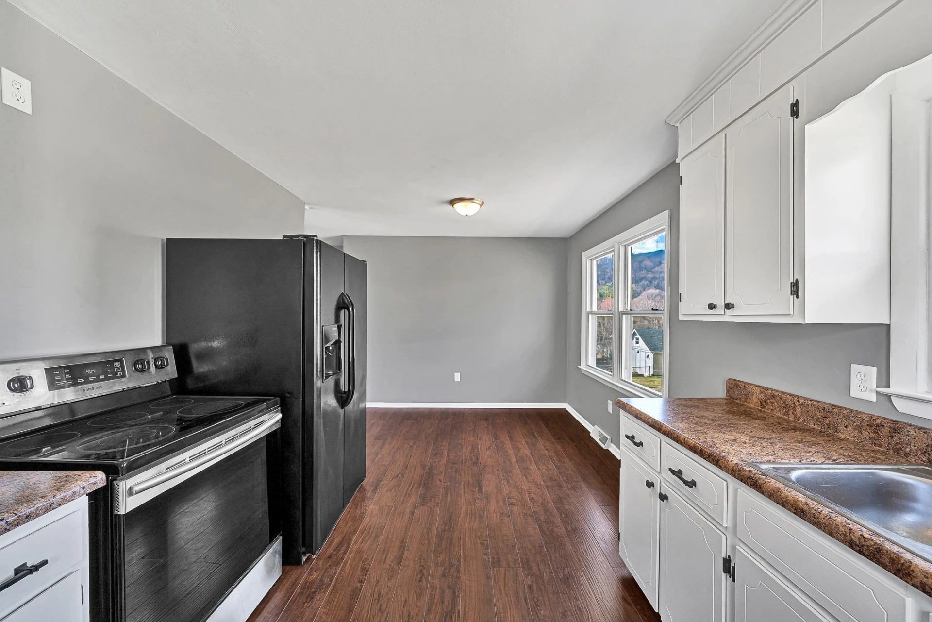 1378 Craig Robertson RD SE - Photo 5