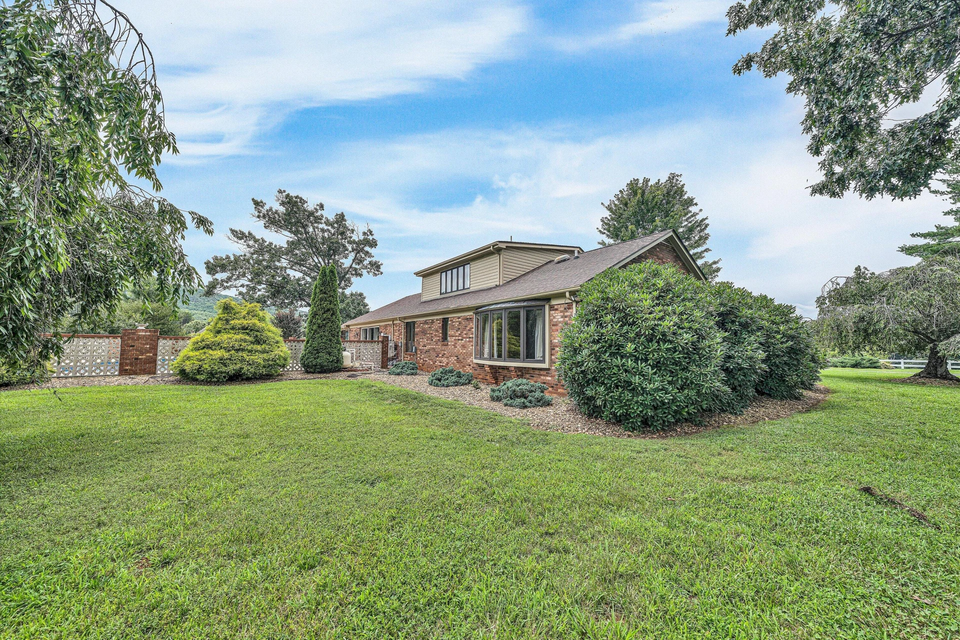 270 Parkside LN - Photo 49