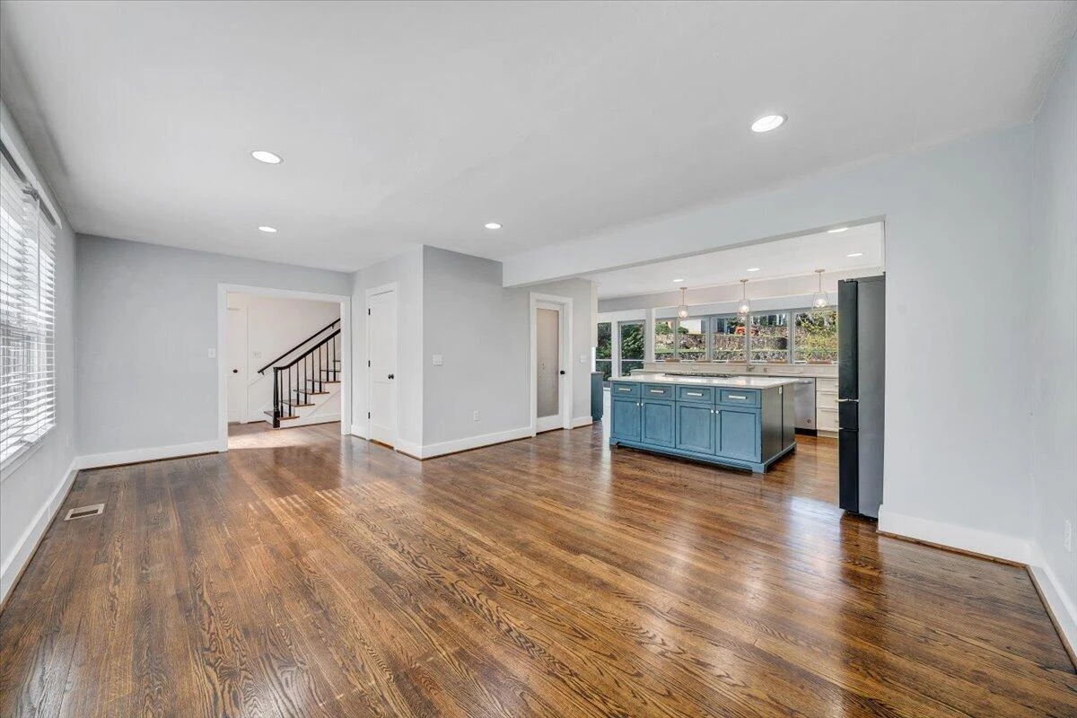 3101 Maywood RD SW - Photo 12