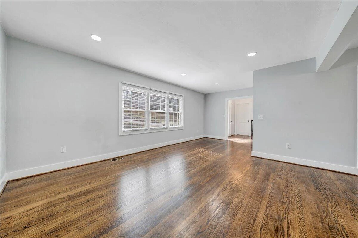 3101 Maywood RD SW - Photo 13