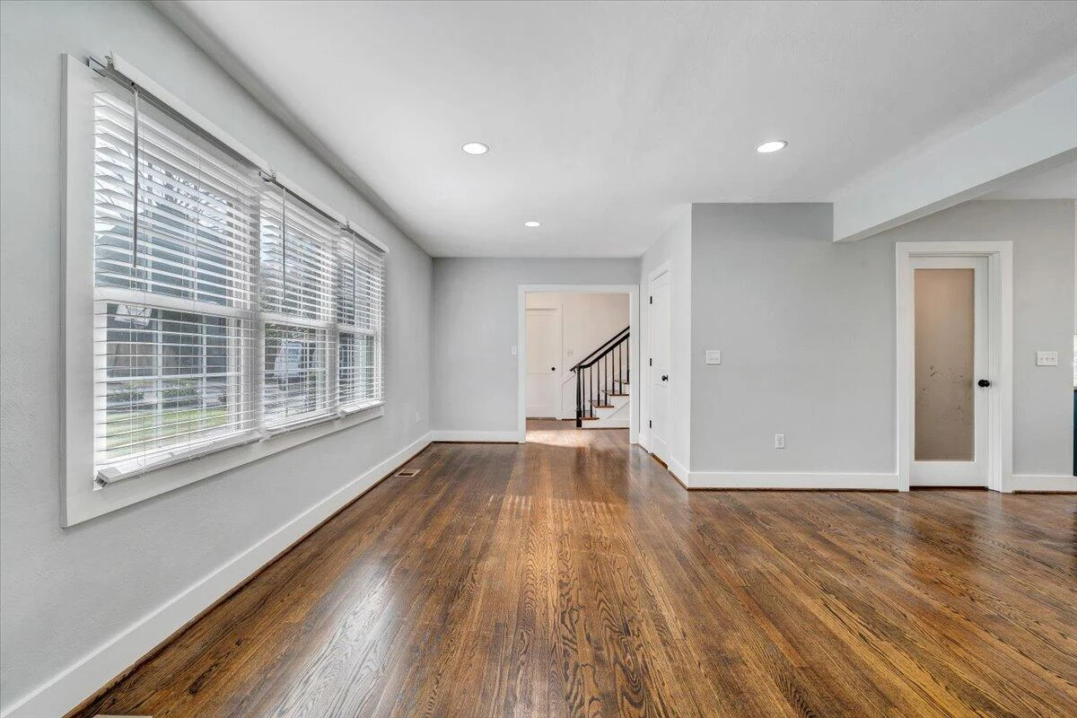 3101 Maywood RD SW - Photo 14
