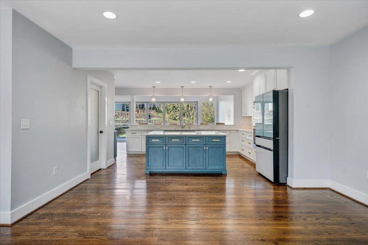 3101 Maywood RD SW - Photo 15