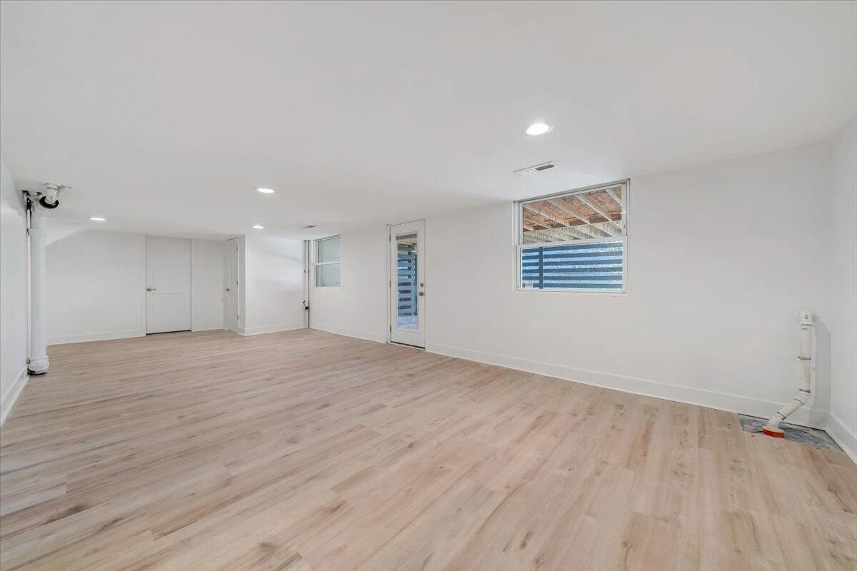 3101 Maywood RD SW - Photo 54
