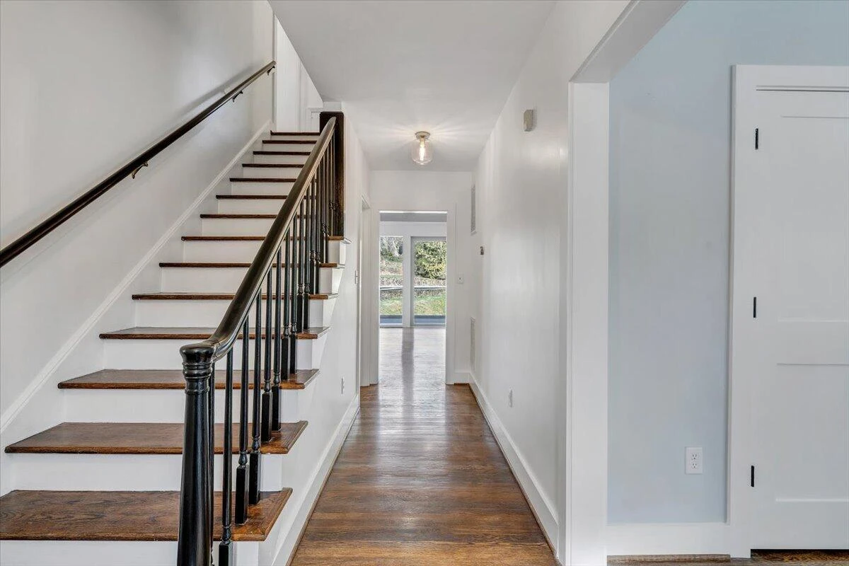 3101 Maywood RD SW - Photo 7