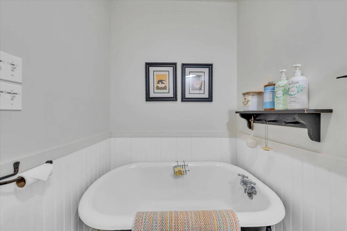 738 Jerry LN NE - Photo 15