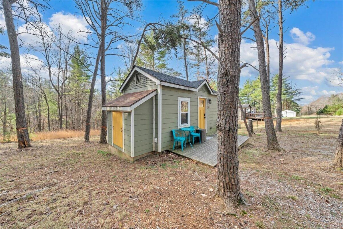 738 Jerry LN NE - Photo 19