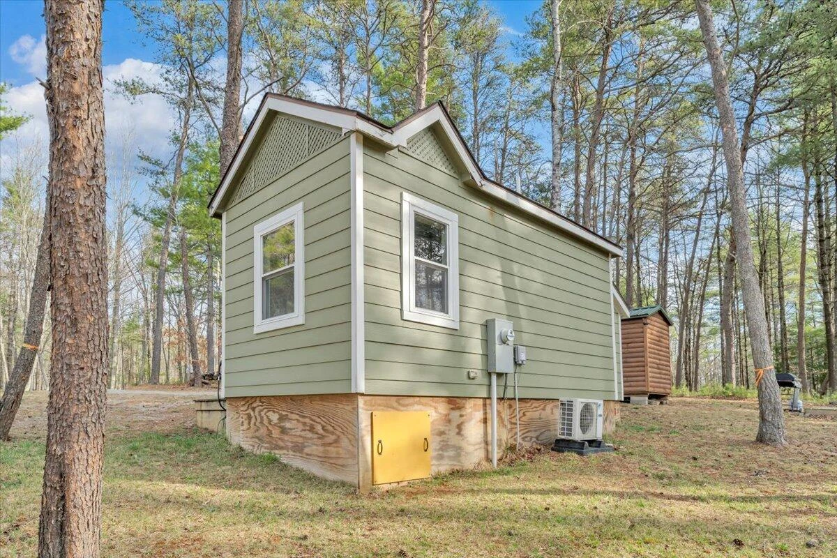 738 Jerry LN NE - Photo 23