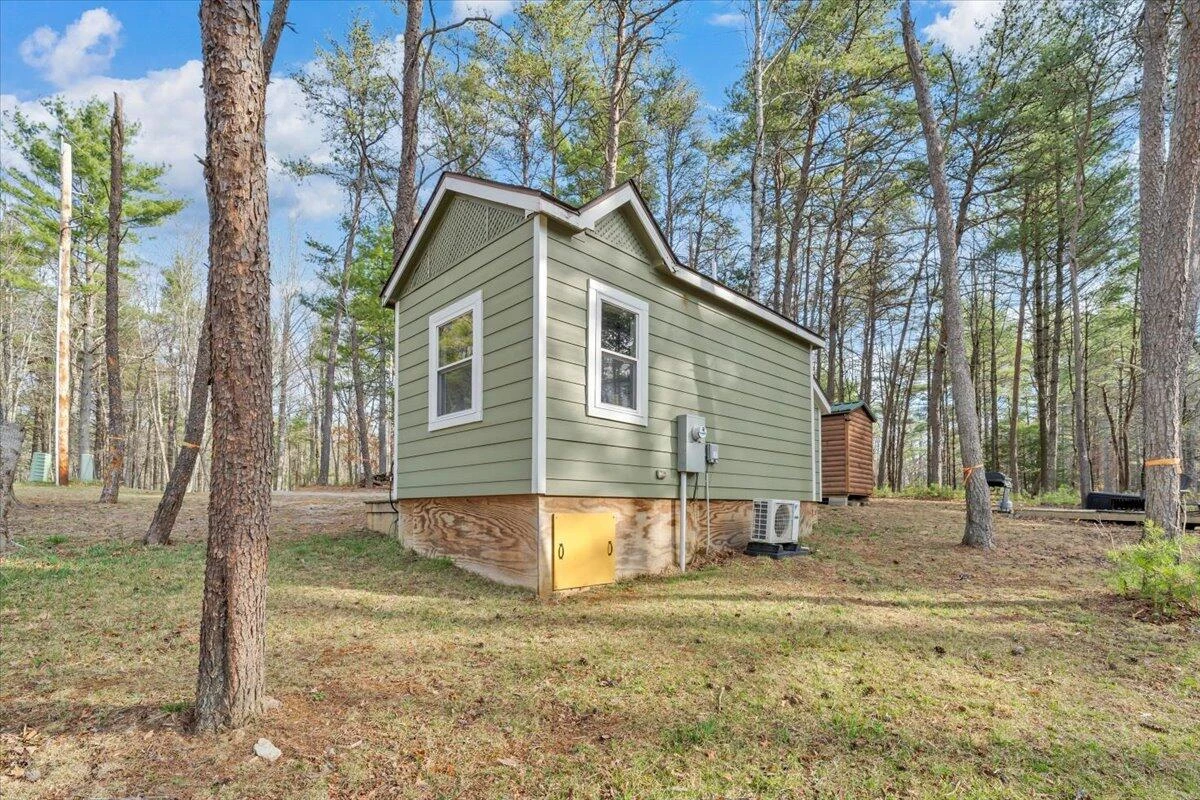 738 Jerry LN NE - Photo 24