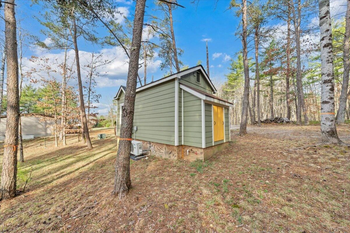 738 Jerry LN NE - Photo 28