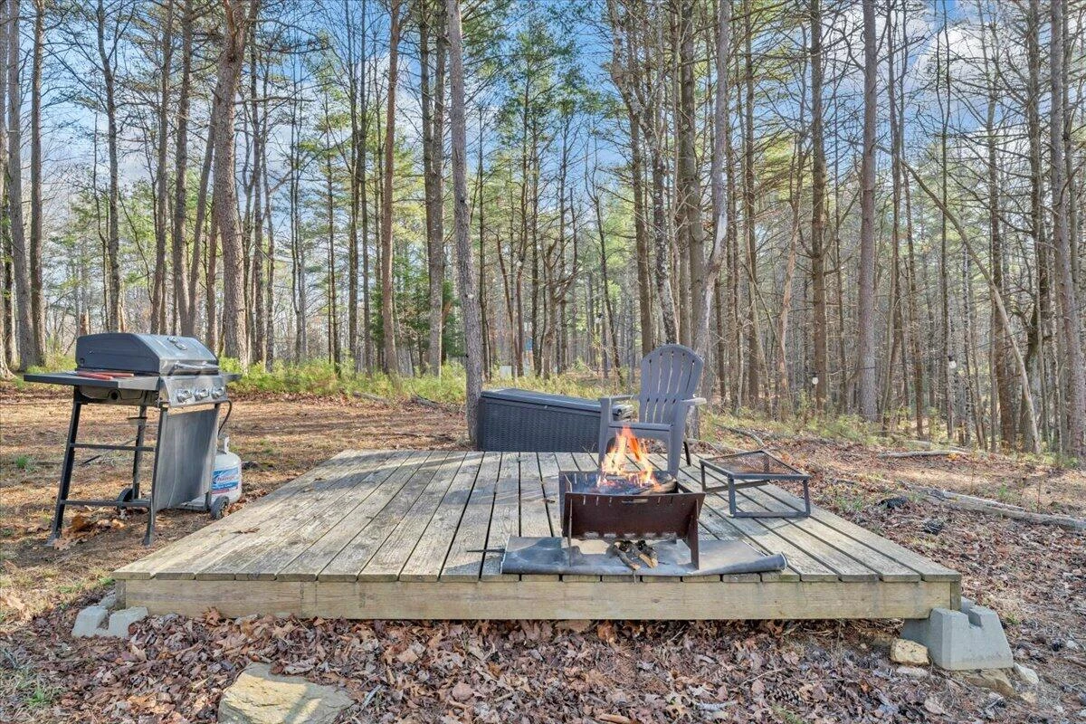 738 Jerry LN NE - Photo 31