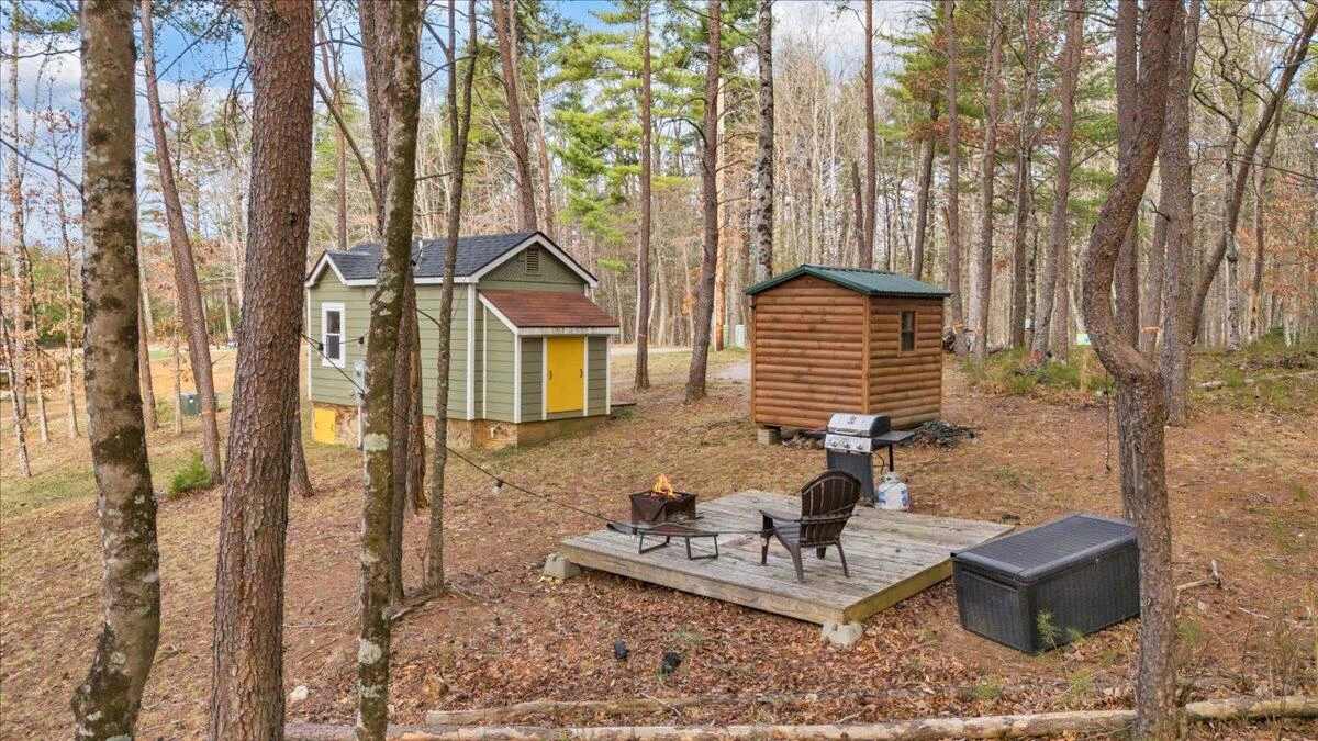 738 Jerry LN NE - Photo 32