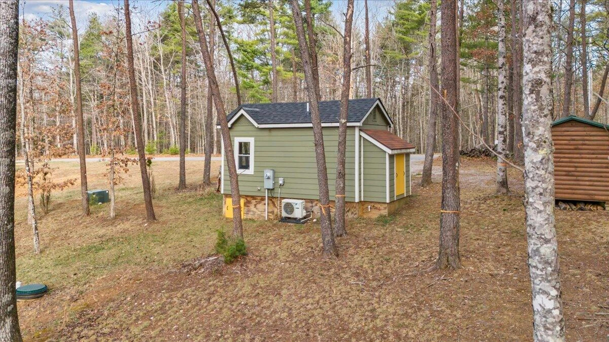738 Jerry LN NE - Photo 33