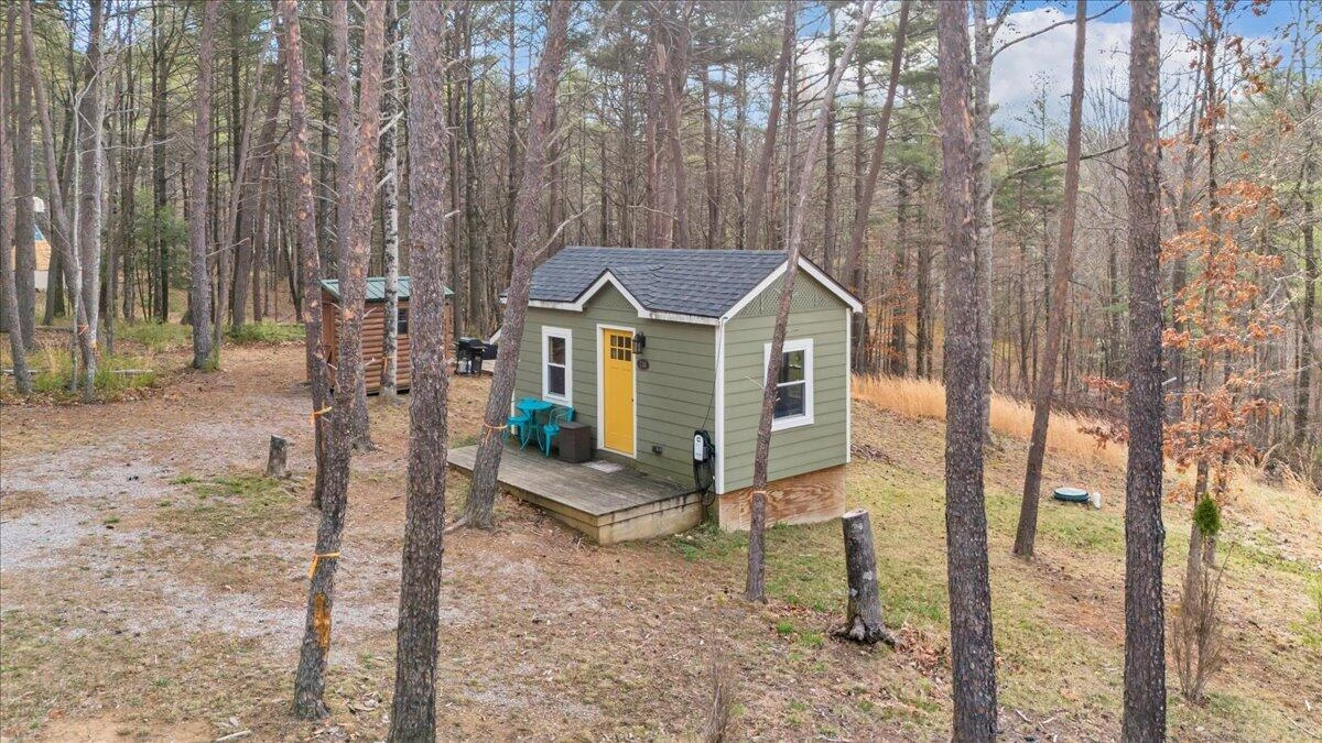 738 Jerry LN NE - Photo 38