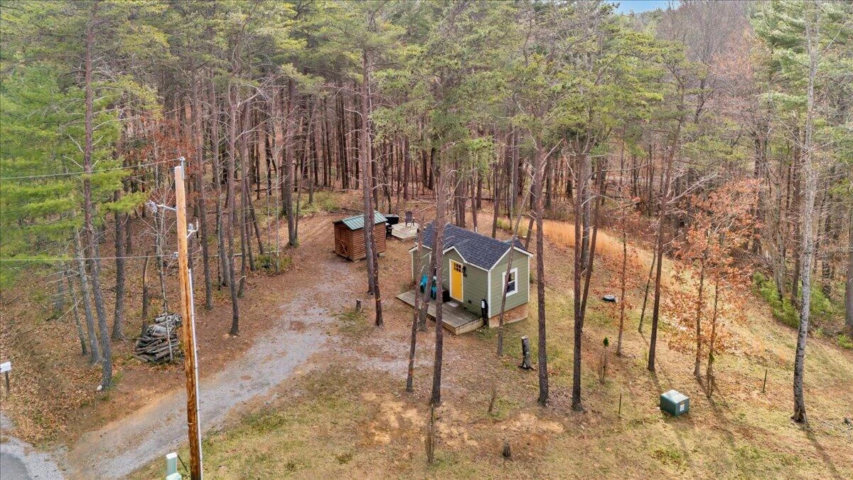 738 Jerry LN NE - Photo 41