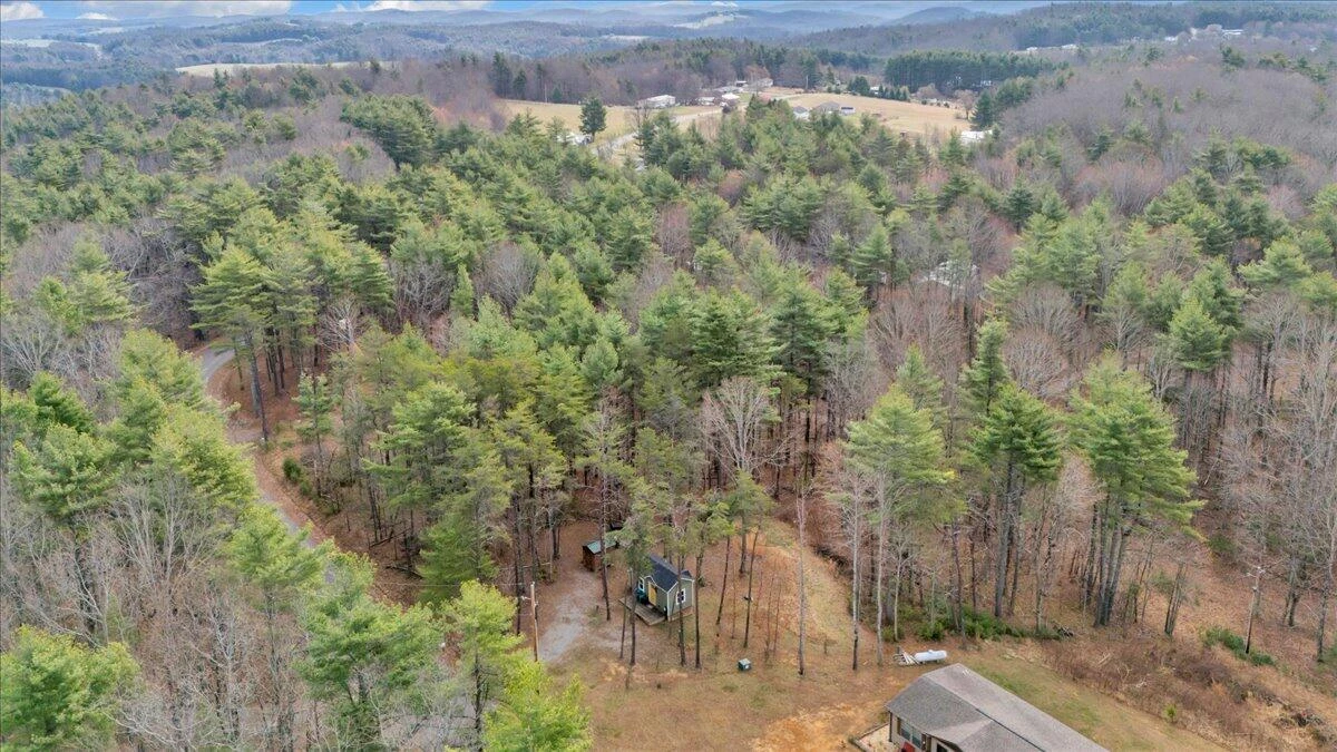 738 Jerry LN NE - Photo 45