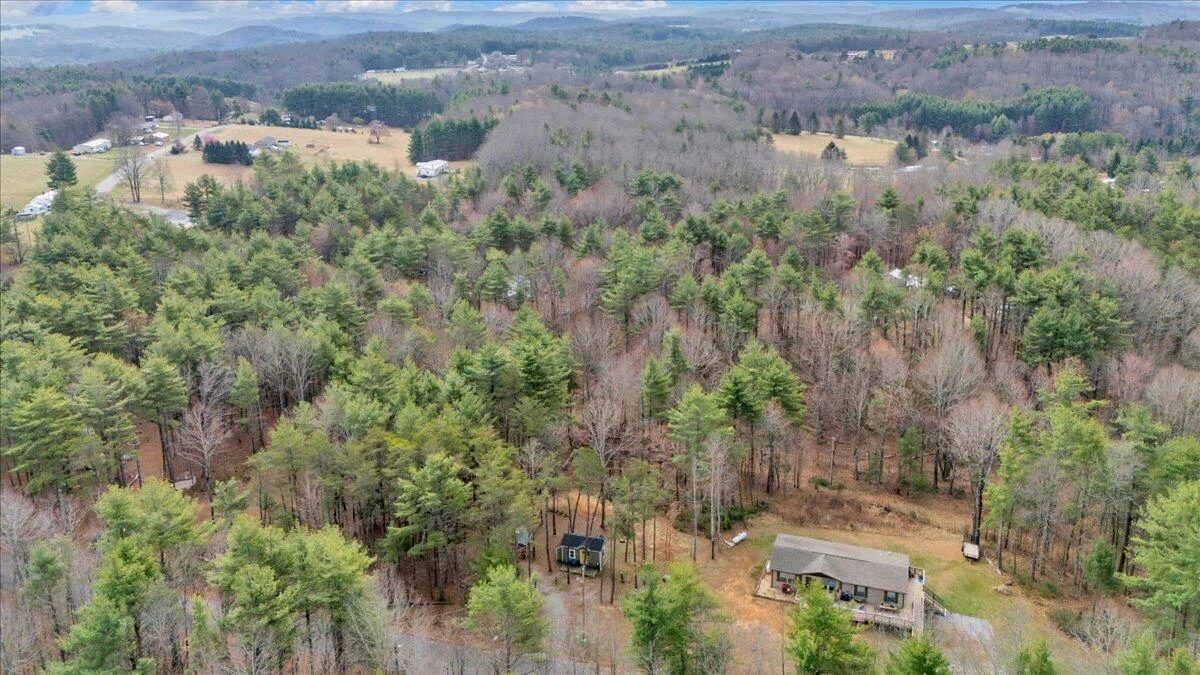 738 Jerry LN NE - Photo 46