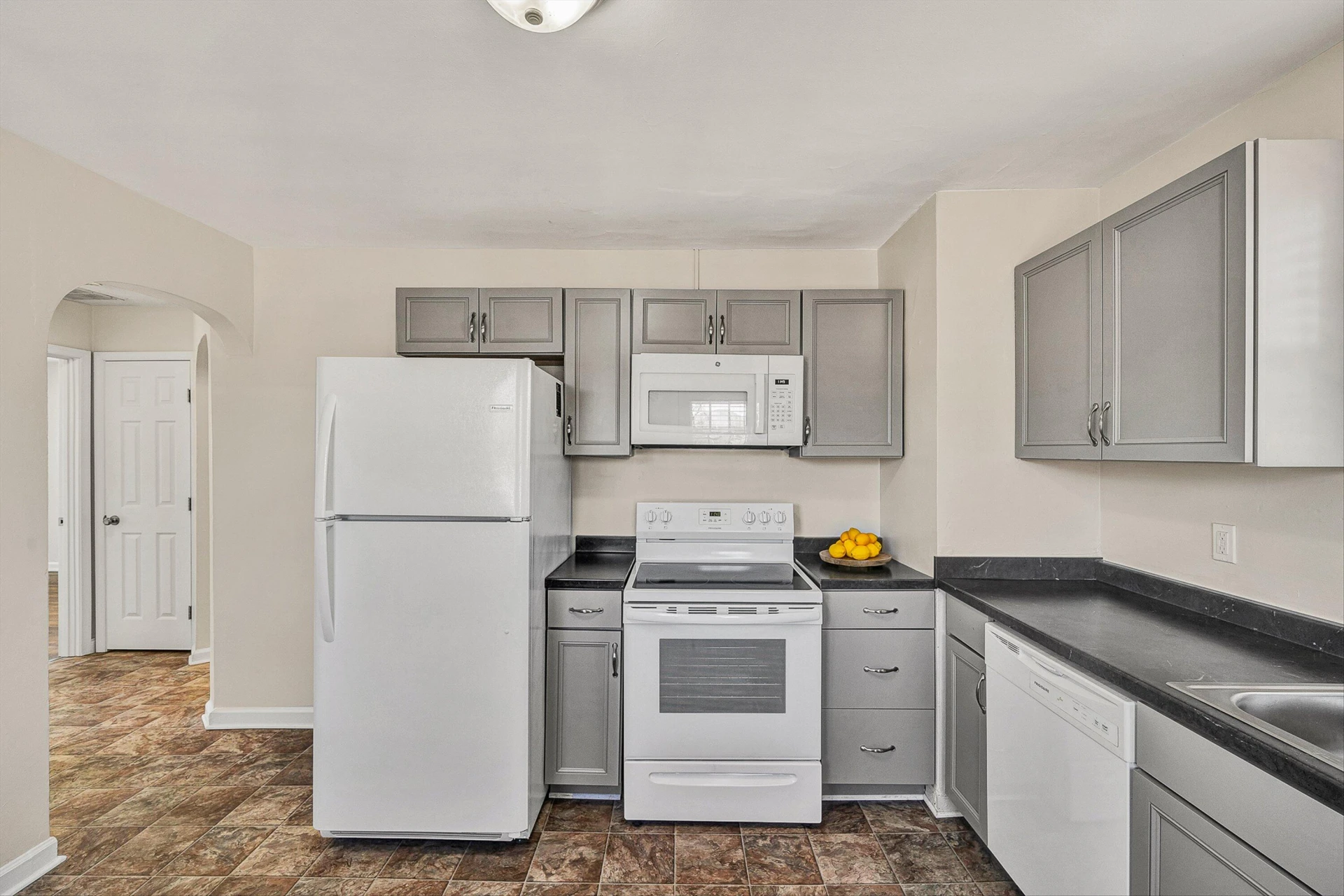 2705 Forest Hill AVE NW - Photo 11