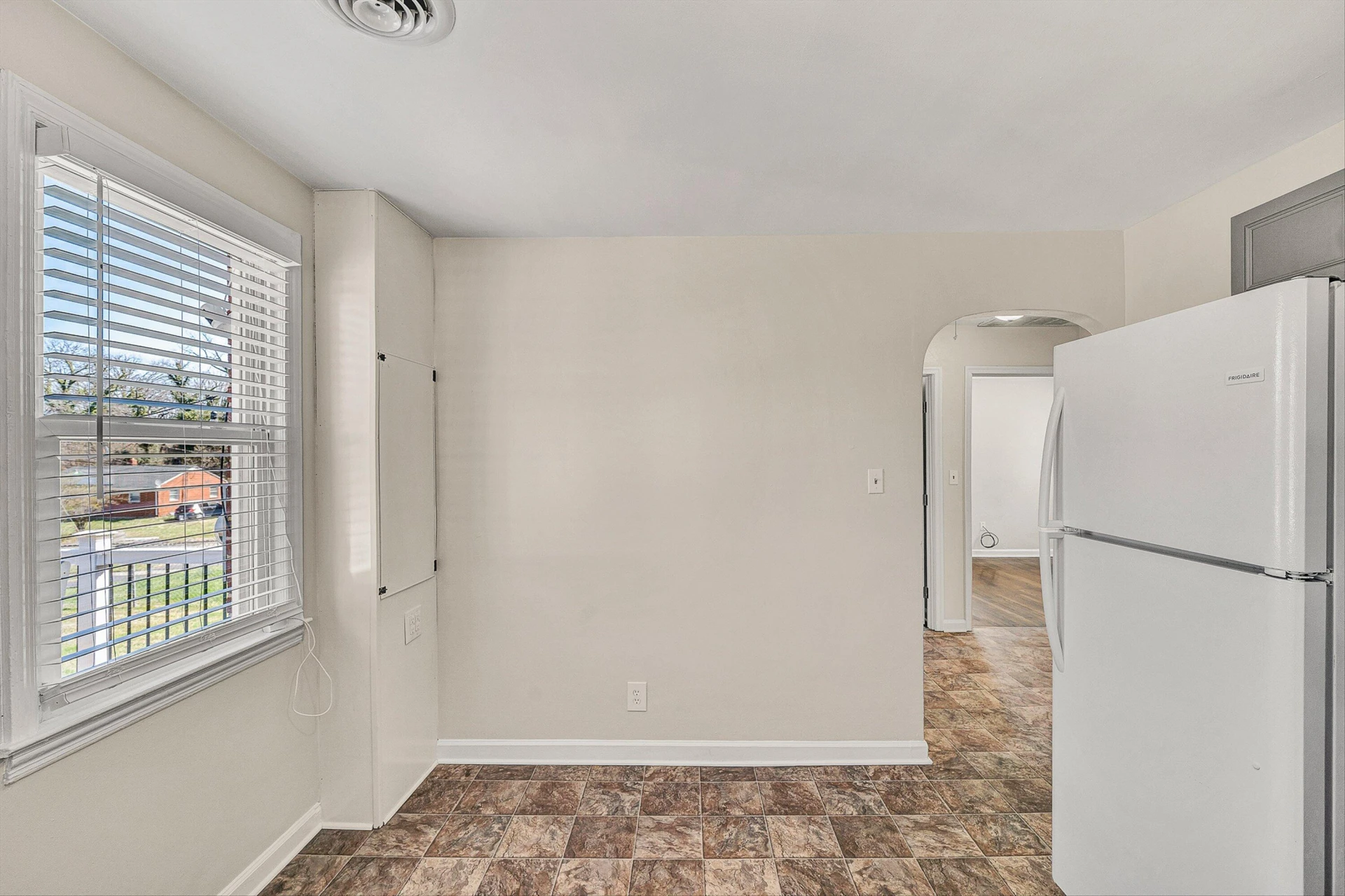 2705 Forest Hill AVE NW - Photo 12