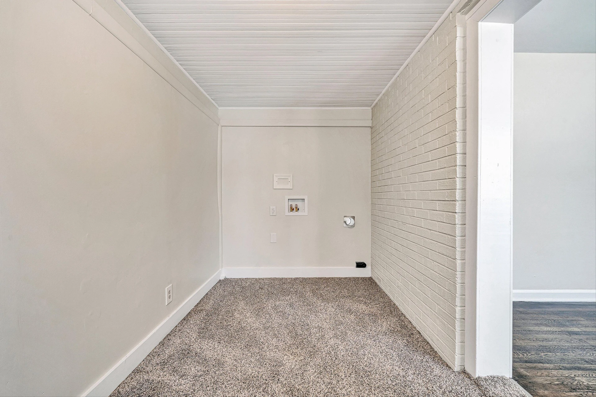 2705 Forest Hill AVE NW - Photo 8