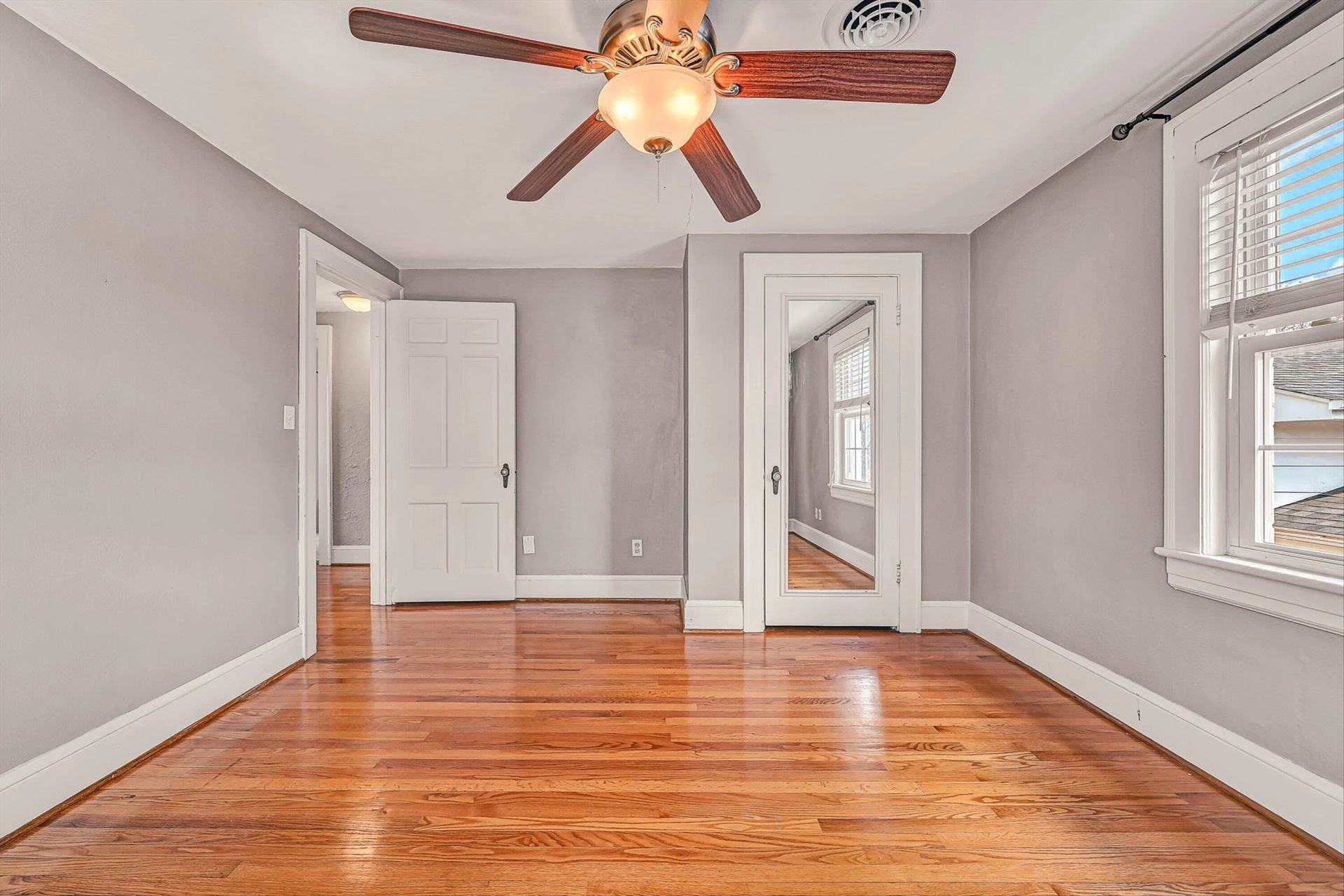 2405 Windsor AVE SW - Photo 24