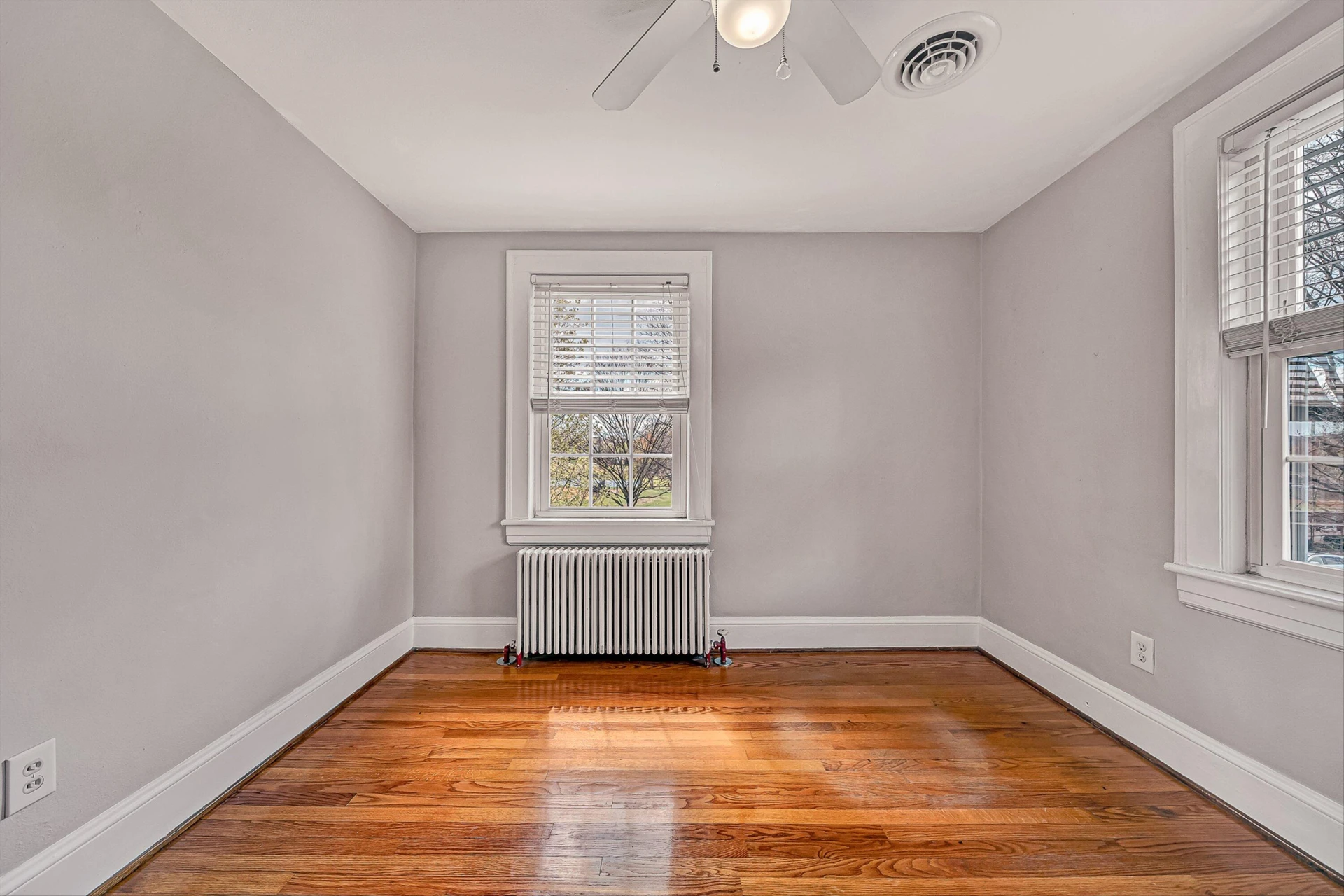 2405 Windsor AVE SW - Photo 25