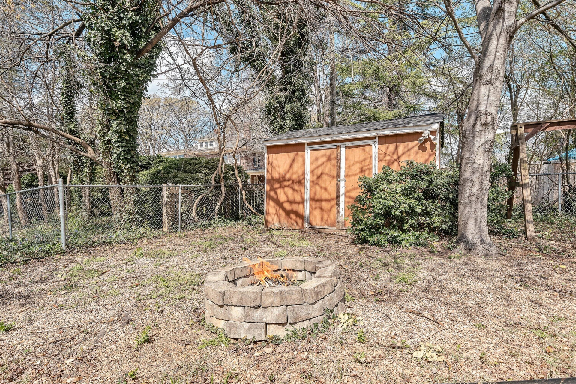 2405 Windsor AVE SW - Photo 34