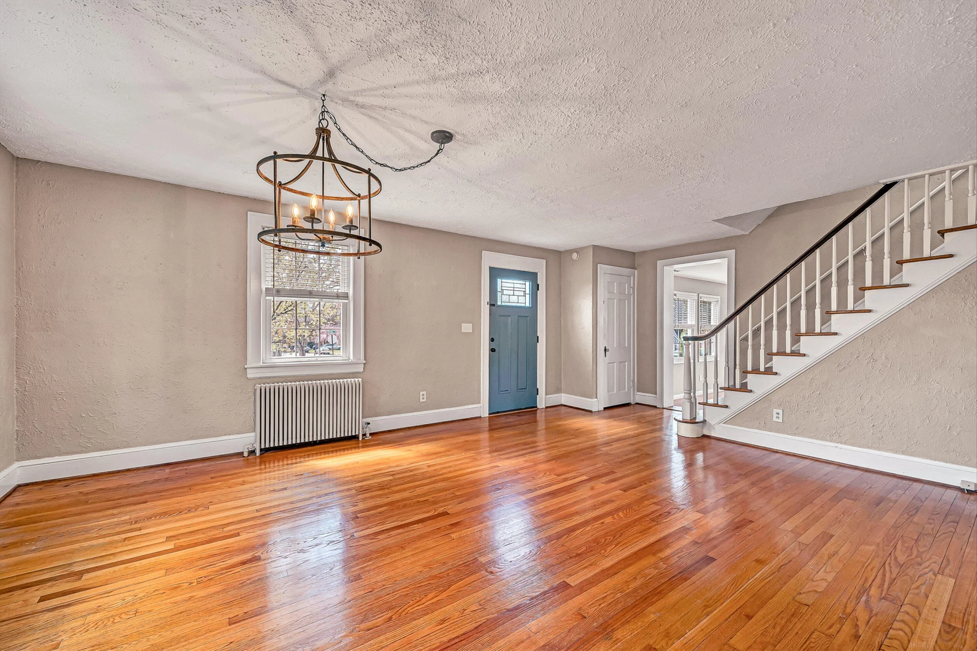2405 Windsor AVE SW - Photo 4