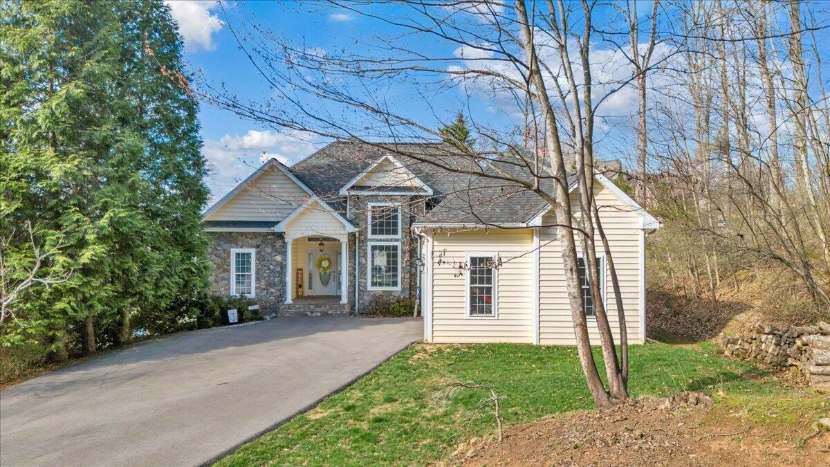 1892 Morewood RD