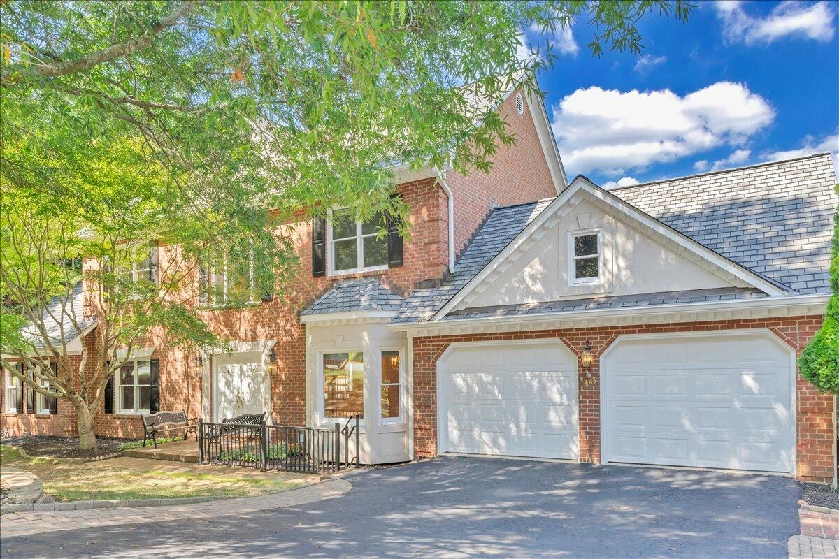 6787 Hidden Woods DR